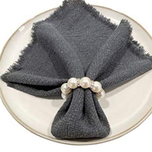 Pearl napkin ring holders - Picture 2 of 3